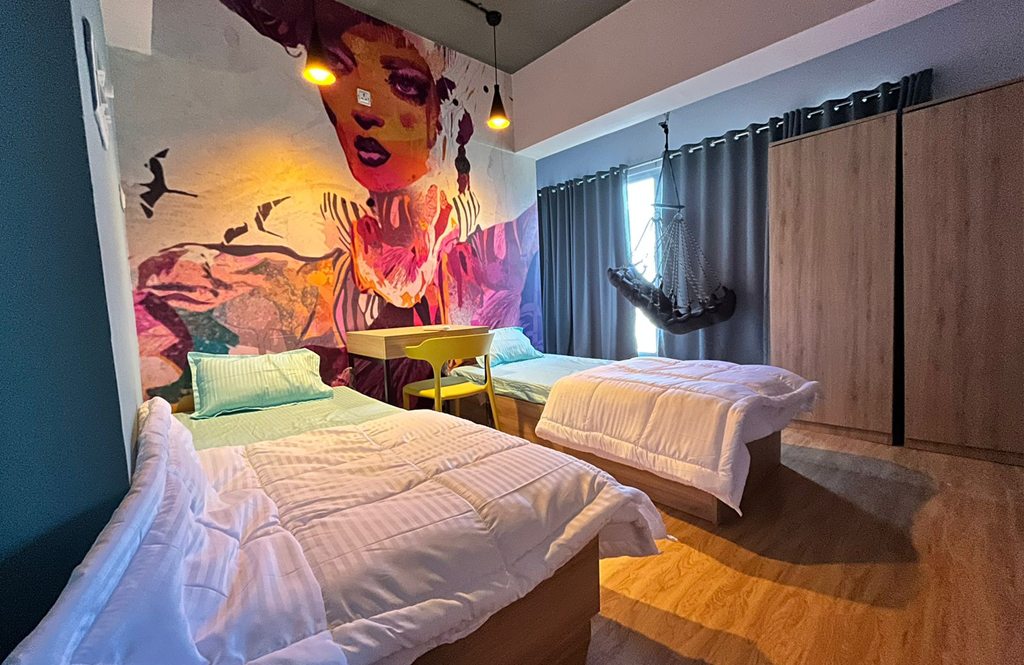 the hive hostel